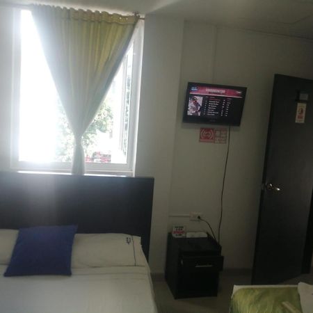 Hotel Azulejo Del Llano Yopal Bagian luar foto